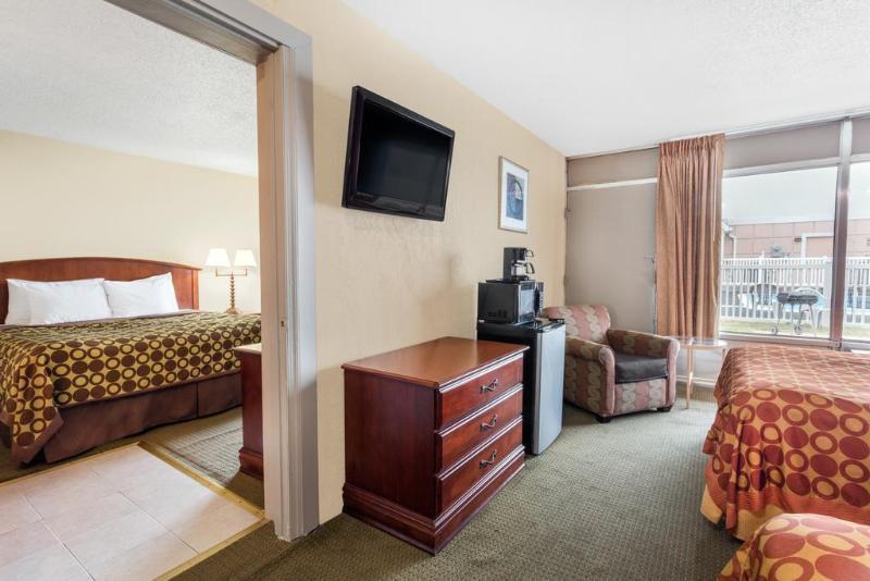 Мотель Ramada By Wyndham Харрисонберг Экстерьер фото